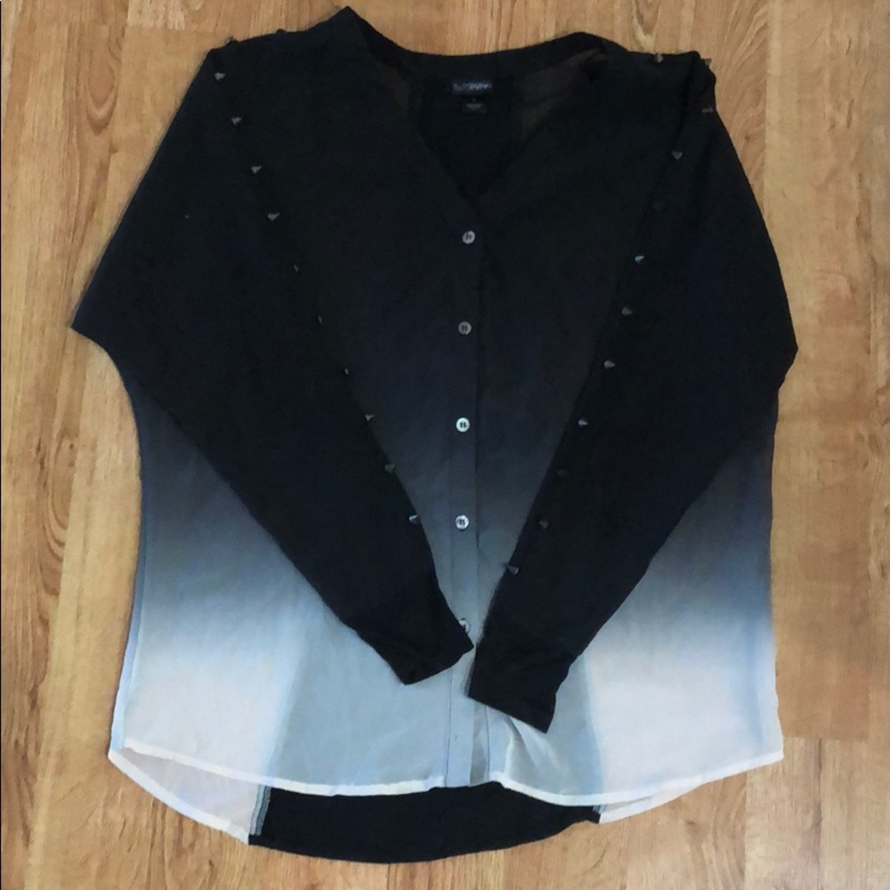 NWOT Daytrip Ombré Studded Button up